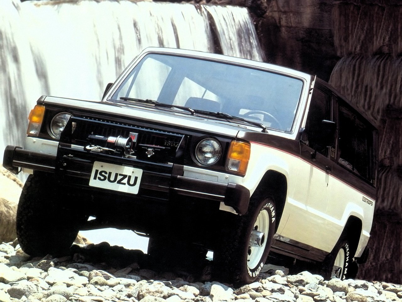 Фото Isuzu Bighorn I