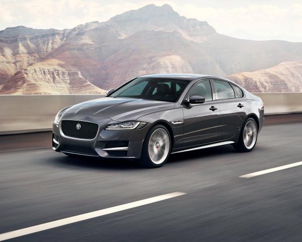 Фото Jaguar XF II Седан