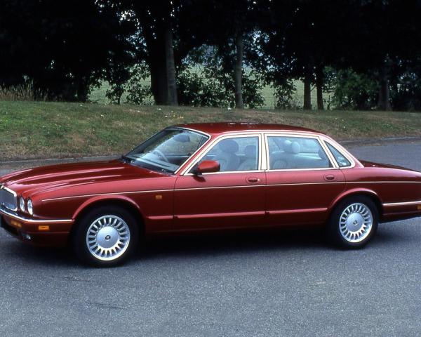 Фото Jaguar XJ II (X308) Седан LWB