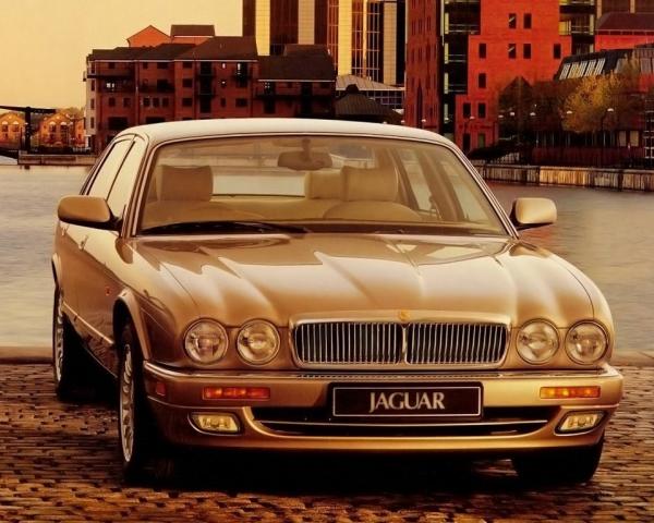 Фото Jaguar XJ II (X300) Седан