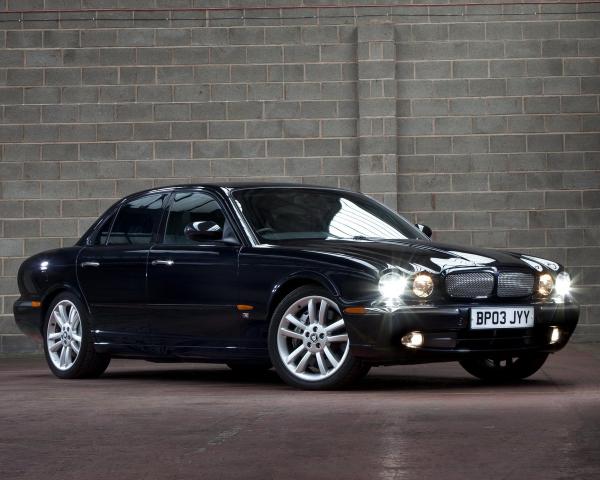 Фото Jaguar XJR III (X350) Седан