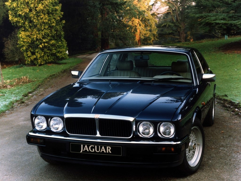 Фото Jaguar XJ II (XJ40)
