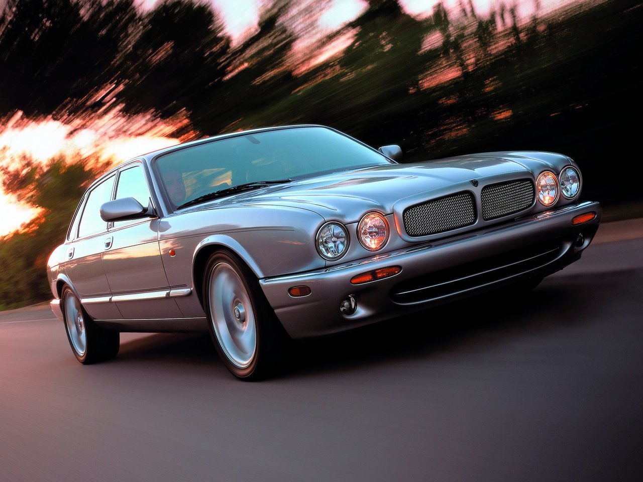 Фото Jaguar XJR II (X308)