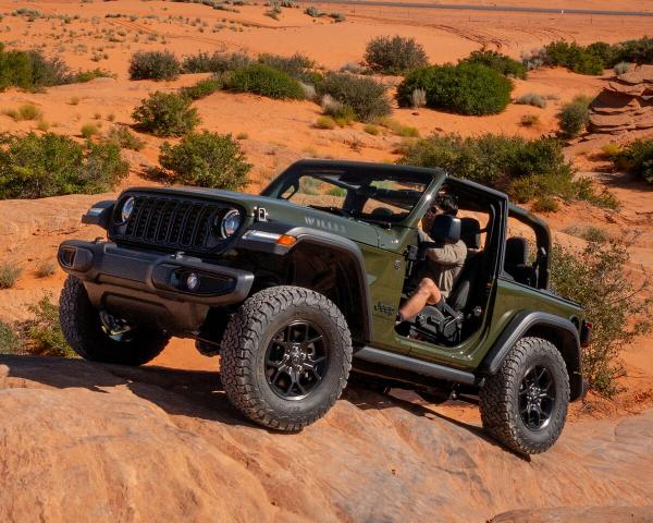 Фото Jeep Wrangler IV (JL) Рестайлинг Внедорожник 3 дв.