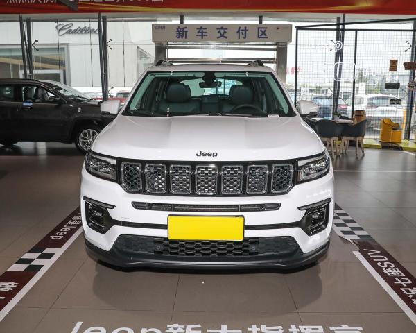 Фото Jeep Grand Commander I (K8) Рестайлинг Внедорожник 5 дв.