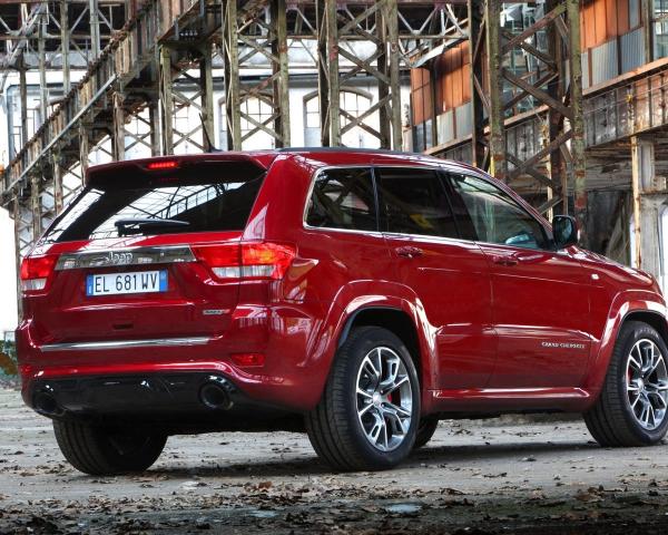 Фото Jeep Grand Cherokee IV (WK2) Внедорожник 5 дв. SRT8