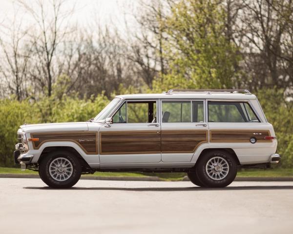 Фото Jeep Grand Wagoneer I Внедорожник 5 дв.