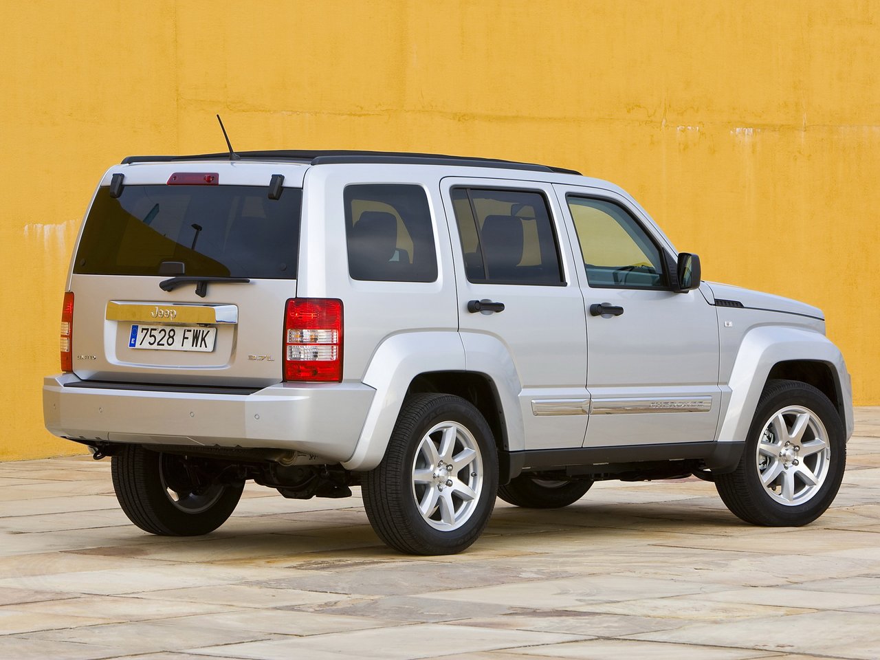 Фото Jeep Cherokee IV (KK)