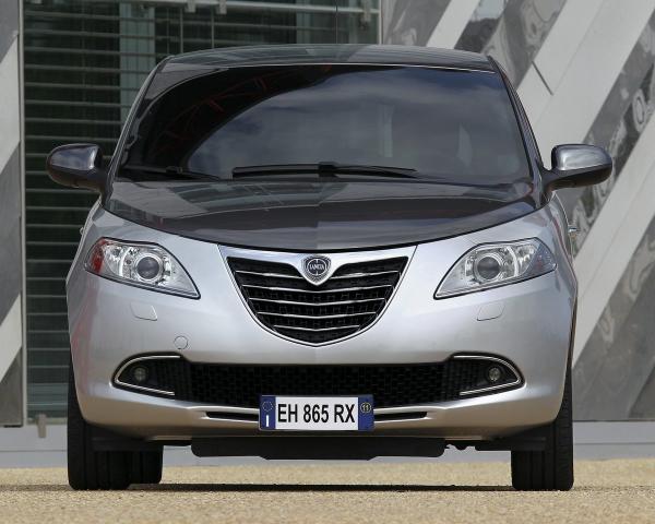 Фото Lancia Ypsilon III (Type 846) Хэтчбек 5 дв.