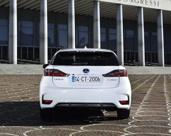 Фото Lexus CT I Рестайлинг Хэтчбек 5 дв.