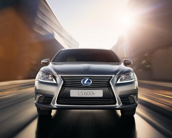 Фото Lexus LS IV Рестайлинг-2 Седан