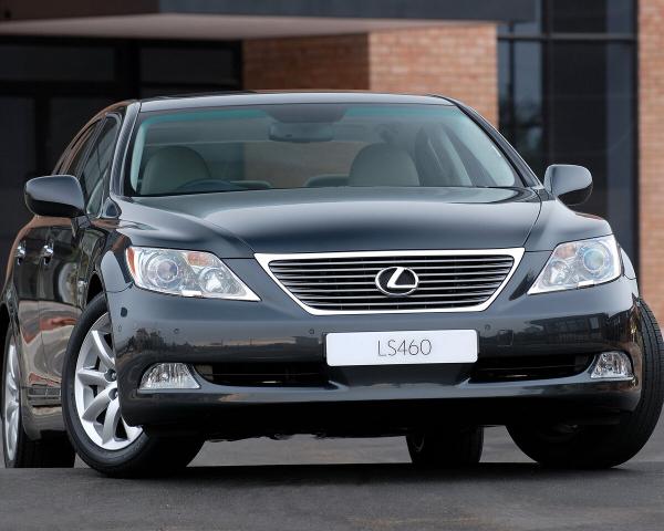 Фото Lexus LS IV Седан