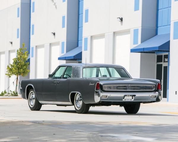 Фото Lincoln Continental IV Седан