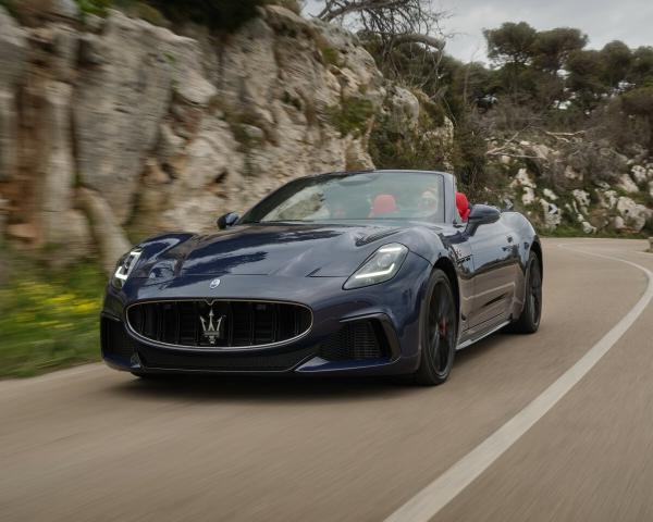 Фото Maserati GranCabrio II Кабриолет