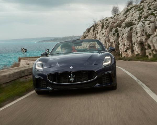 Фото Maserati GranCabrio II Кабриолет