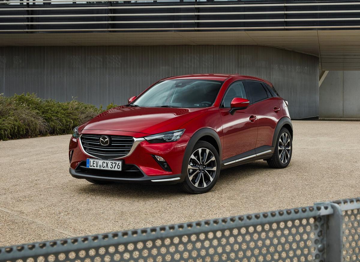 Что лучше Мазда СХ-3 или Мазда СХ-30, сравнение Mazda CX-3 и Mazda CX-30