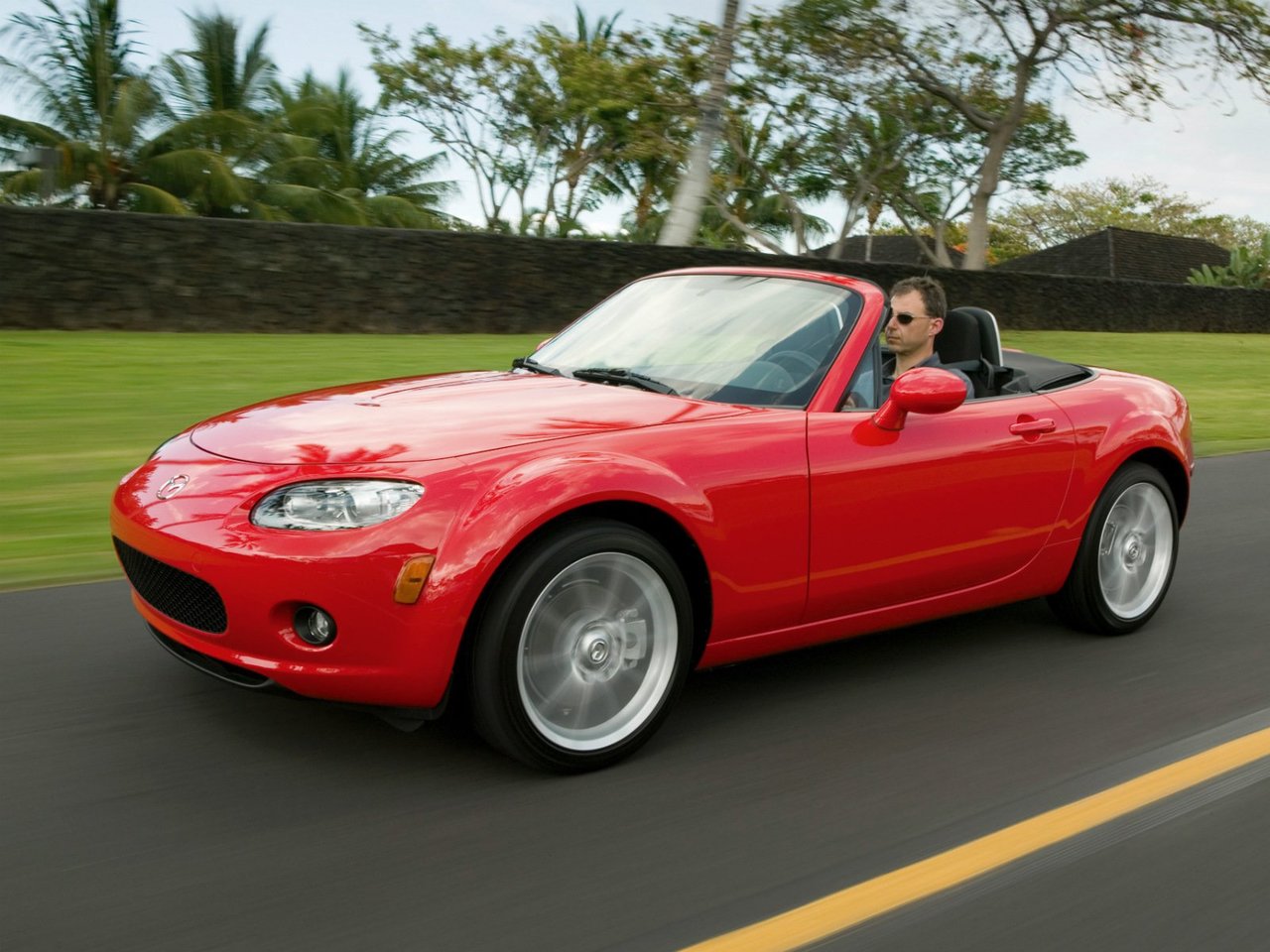 Фото Mazda MX-5 III (NC)