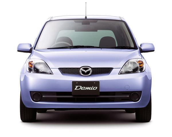 Фото Mazda Demio II (DY) Рестайлинг Хэтчбек 5 дв.