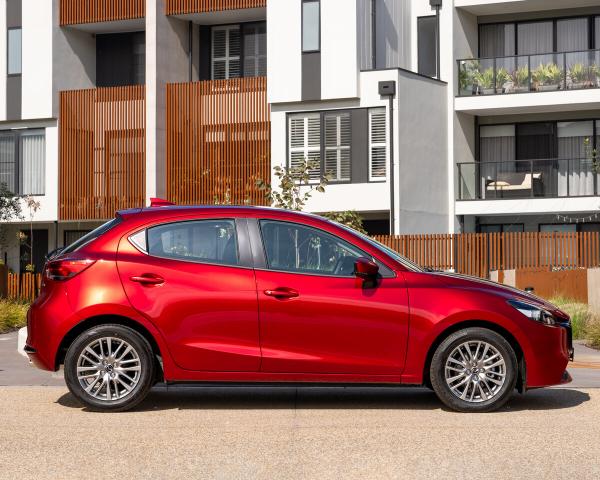 Фото Mazda 2 III (DJ) Рестайлинг 2 Хэтчбек 5 дв.