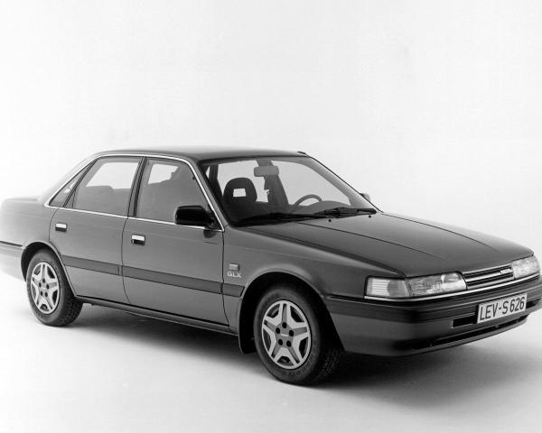 Фото Mazda 626 III (GD) Седан