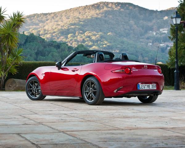 Фото Mazda MX-5 IV (ND) Родстер