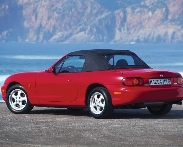 Фото Mazda MX-5 II (NB) Родстер