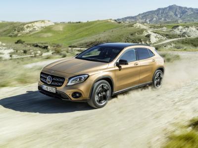 Фото Mercedes-Benz GLA I (X156) Рестайлинг Внедорожник 5 дв.