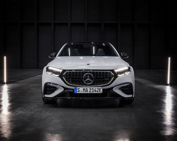 Фото Mercedes-Benz E-класс AMG VI (W214) Седан