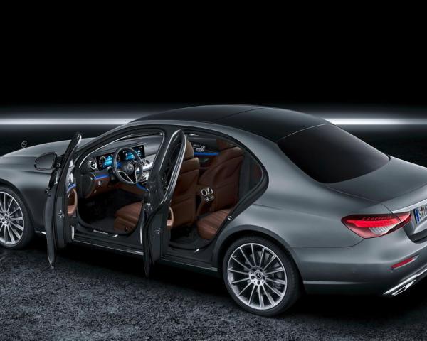 Фото Mercedes-Benz E-класс V (W213, S213, C238) Рестайлинг Седан