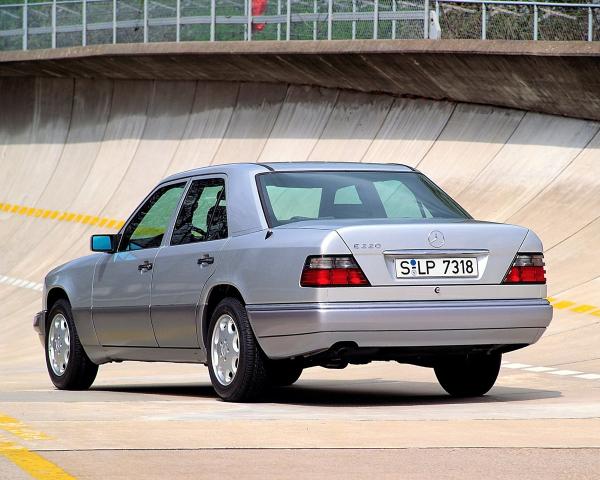 Фото Mercedes-Benz E-класс I (W124) Седан