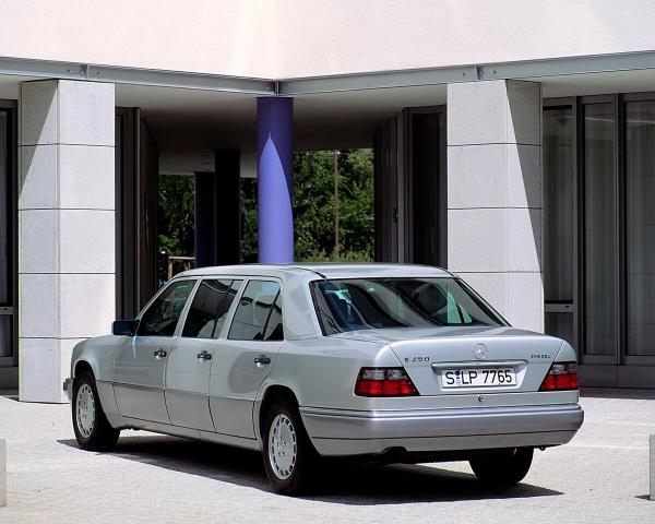 Фото Mercedes-Benz E-класс I (W124) Лимузин