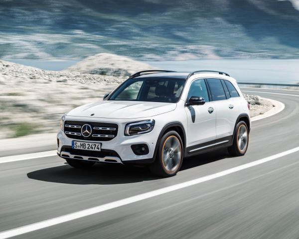 Фото Mercedes-Benz GLB I (X247) Внедорожник 5 дв.