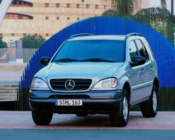 Фото Mercedes-Benz M-класс I (W163) Внедорожник 5 дв.