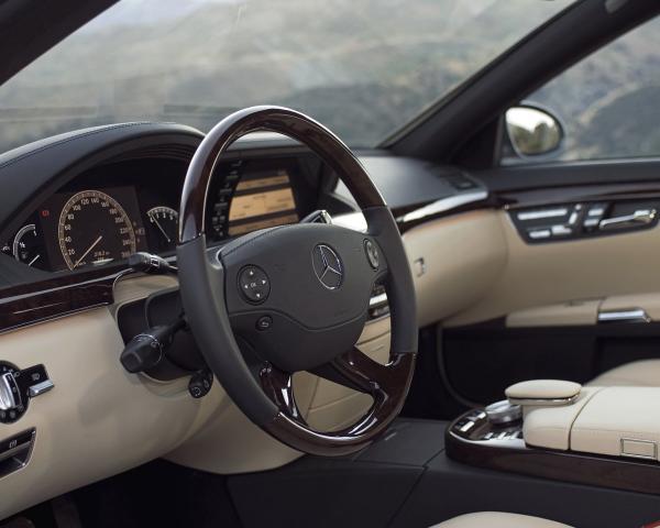 Фото Mercedes-Benz S-класс V (W221) Седан Long