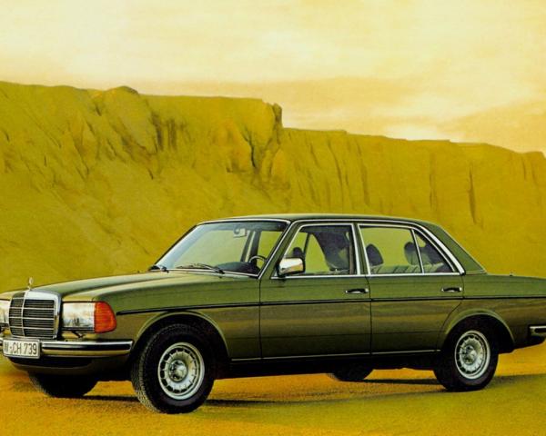 Фото Mercedes-Benz W123 I Седан