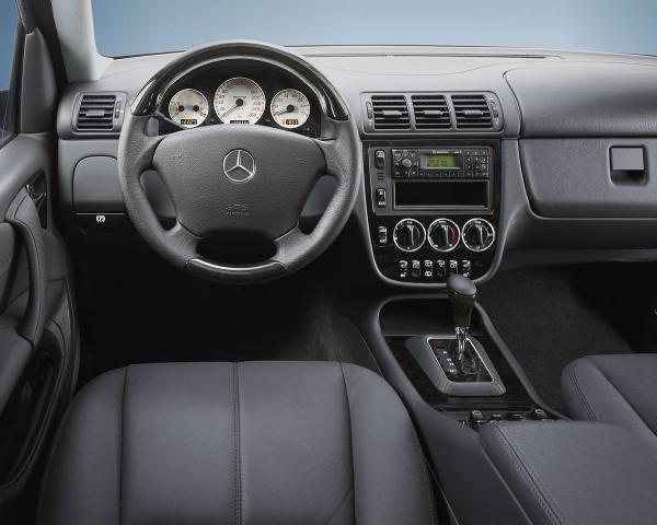 Фото Mercedes-Benz M-класс AMG I (W163) Рестайлинг Внедорожник 5 дв.