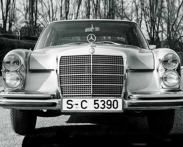 Фото Mercedes-Benz W108 I Седан