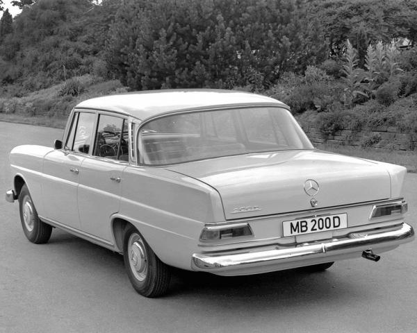 Фото Mercedes-Benz W110 Second Series Седан