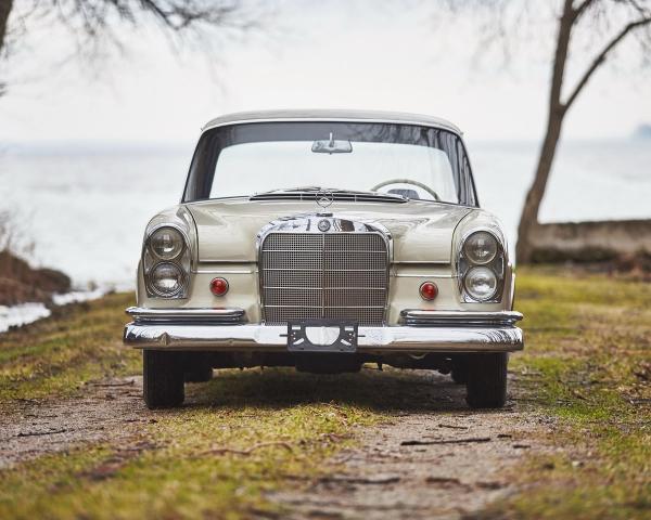 Фото Mercedes-Benz W111 I Седан