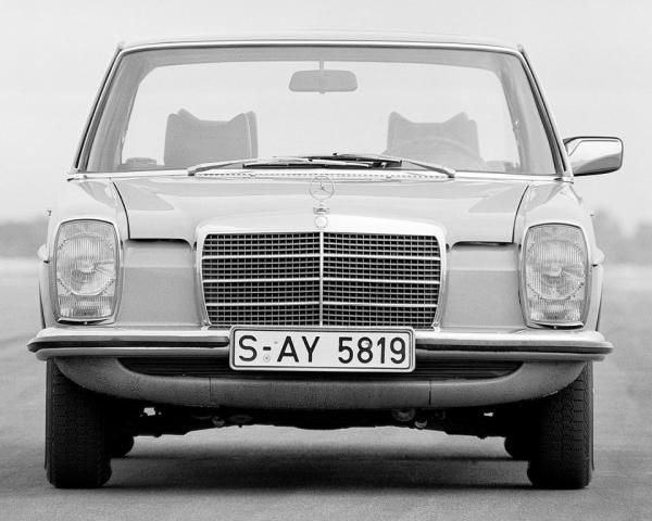 Фото Mercedes-Benz W115 I Седан