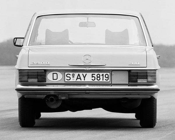 Фото Mercedes-Benz W115 I Седан