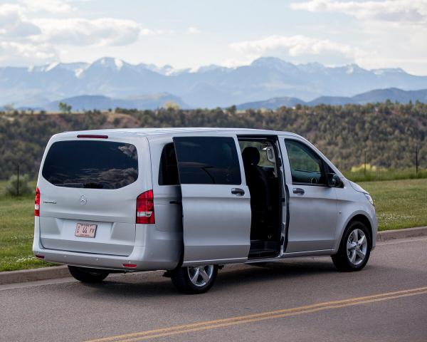 Фото Mercedes-Benz Metris I Минивэн