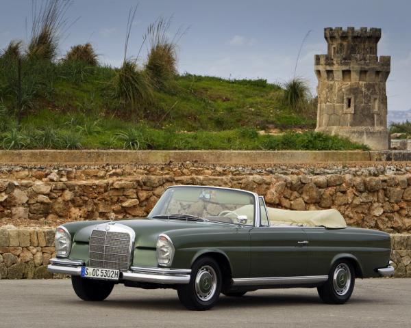 Фото Mercedes-Benz W111 I Кабриолет