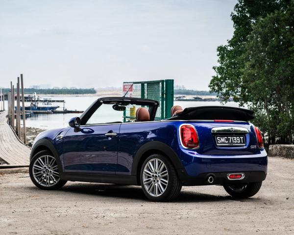 Фото Mini Cabrio III Рестайлинг Кабриолет