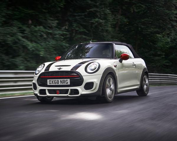 Фото Mini Cabrio III Рестайлинг Кабриолет JCW