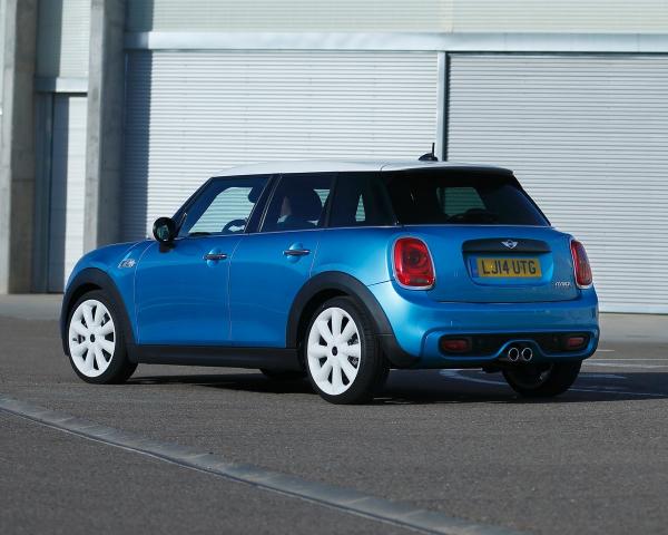 Фото Mini Hatch III (F55/F56) Хэтчбек 5 дв. Cooper S