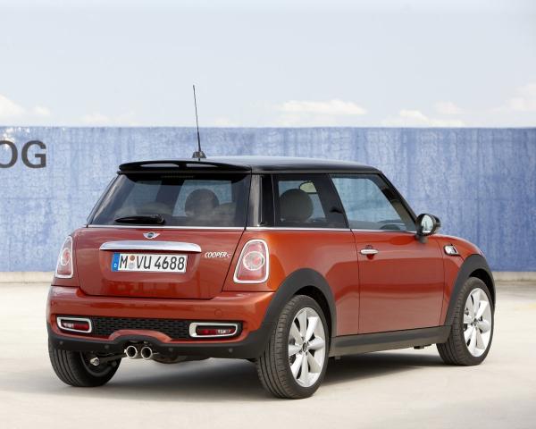 Фото Mini Hatch II (R56) Рестайлинг Хэтчбек 3 дв. Cooper S