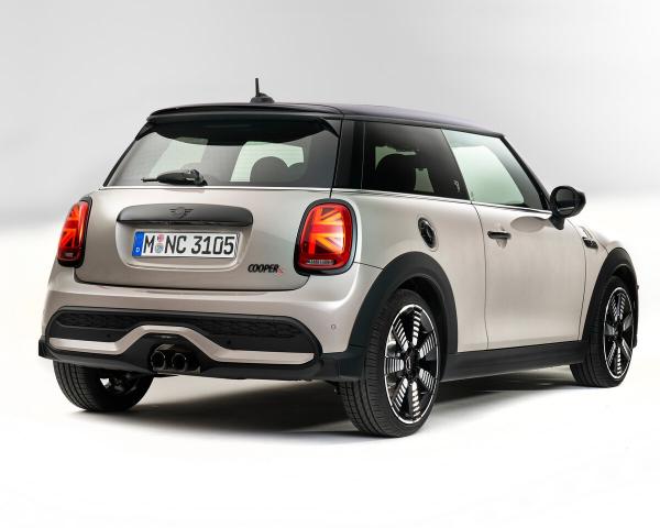 Фото Mini Hatch III (F55/F56) Рестайлинг 2 Хэтчбек 3 дв.