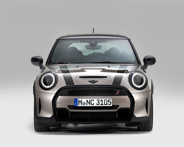 Фото Mini Hatch III (F55/F56) Рестайлинг 2 Хэтчбек 3 дв.