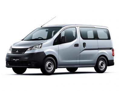 Фото Mitsubishi Delica V Минивэн